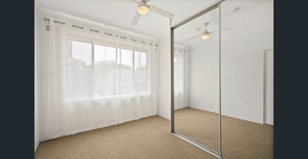 Central Convenience - Photo 2