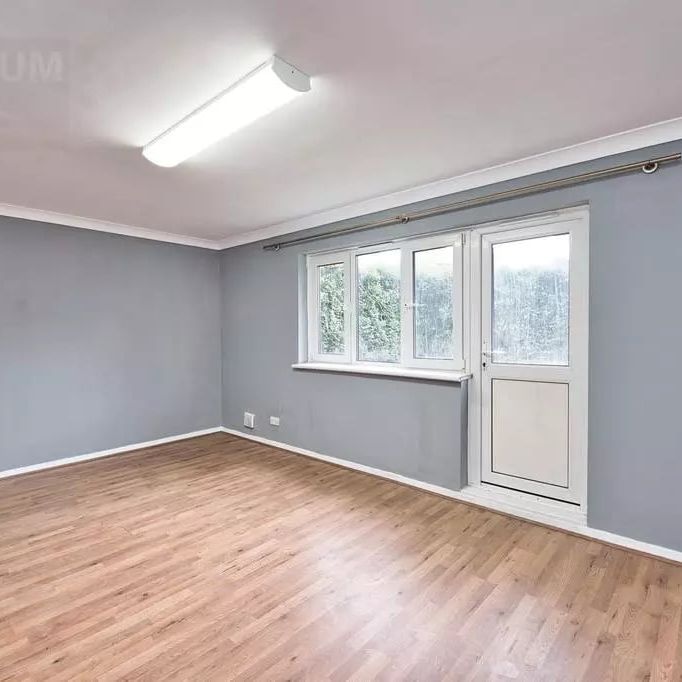 2 Bed Flat, Thorne Close, E16 - Photo 1