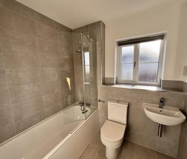 3 bedroom detached house to rent - Photo 4