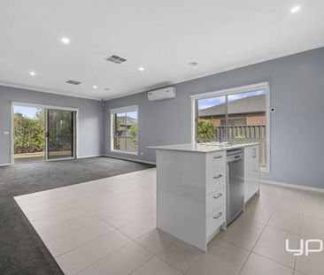 4 BEDROOM FAMILY HOME WITH RUMPUS - Photo 1