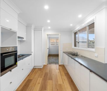 GREAT LOCATION AND OPEN PLAN LIVING - Photo 2