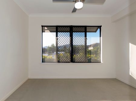 Modern 2 Bedroom Unit on City Fringe - Photo 4