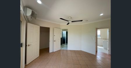 Tidy 3 Bedroom Home - Photo 4