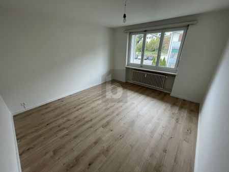 LICHTDURCHFLUTET MIT GROSSEM BALKON - Photo 2