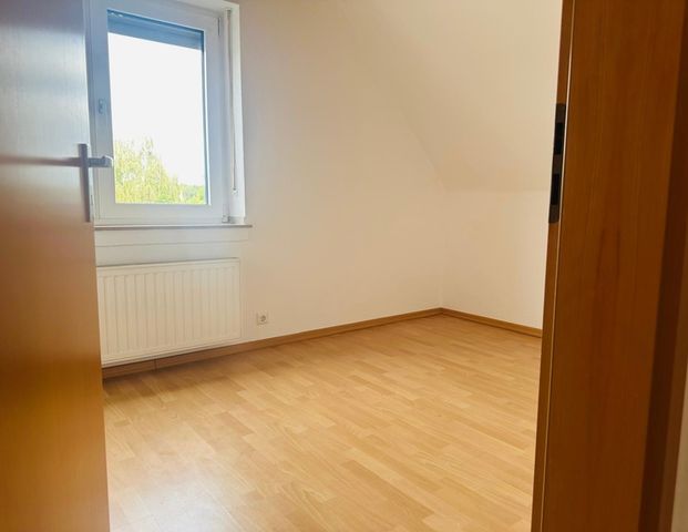 Großzügige 4-Zimmer-Wohnung in einem gepflegten Zweifamilienhaus in ruhiger Wohnlage in Viersen-Hamm - Foto 1