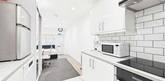 Owlsmoor Road, Owlsmoor, Sandhurst, Berkshire, GU47 - Photo 2