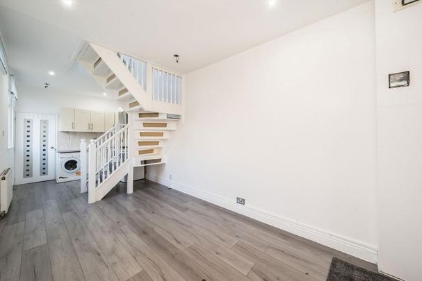 2 bedroom maisonette to rent - Photo 1