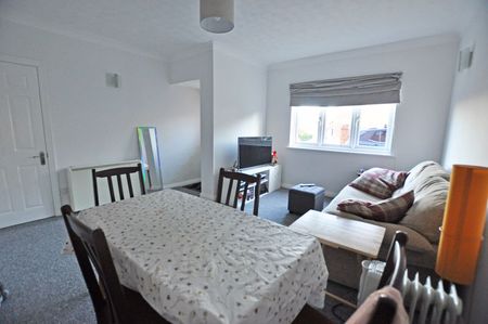 Uskvale Mews, Caerleon, Newport - Photo 2