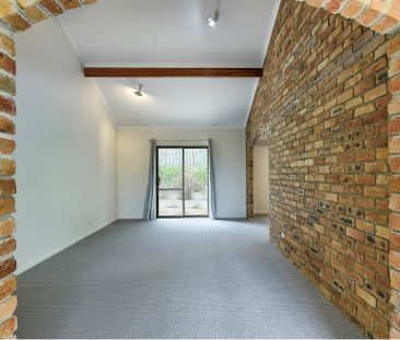 6 Errogie Place, Fig Tree Pocket QLD 4069 - House For Rent | Domain - Photo 4