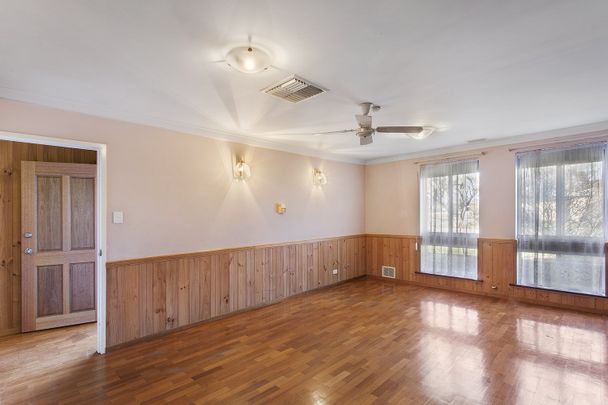 A Great Family Home - 6 Month Lease only!!! - Photo 1