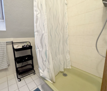 1-Zimmer Single-Wohnung im Dachgeschoss möbliert - Photo 1