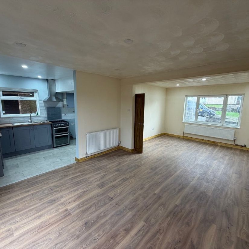 Heol Dewi Sant, Penllergaer, SWANSEA - Photo 1