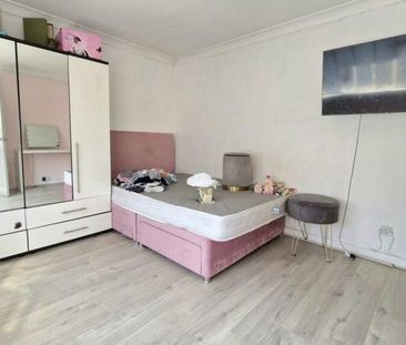 4 bedroom detached house to rent - Photo 3