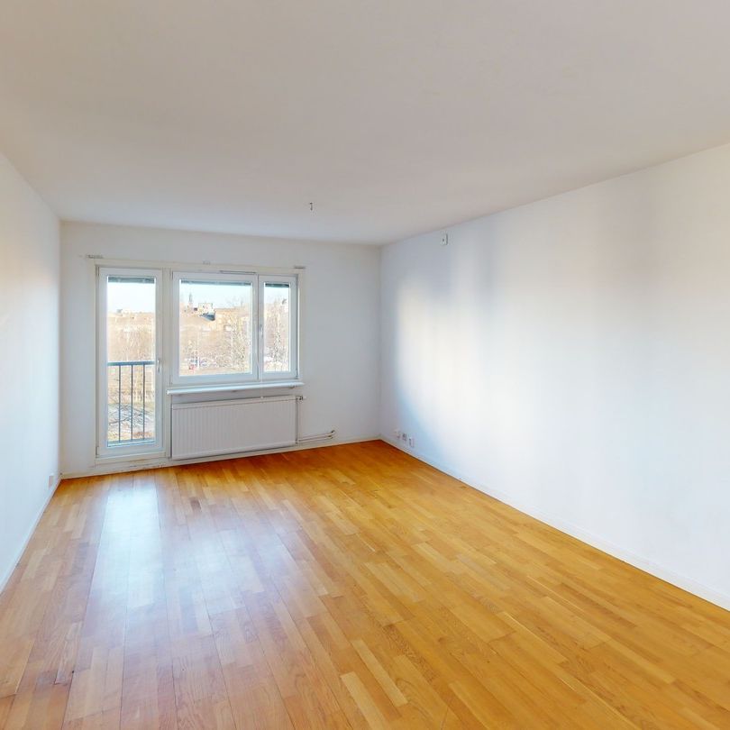 Östra Åsgatan 5, Eskilstuna - Photo 1