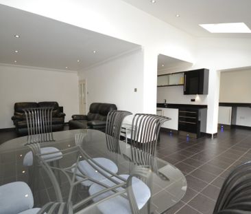 Salisbury Avenue, Styvechale, Coventry, West Midlands, CV3 5DB - Photo 1