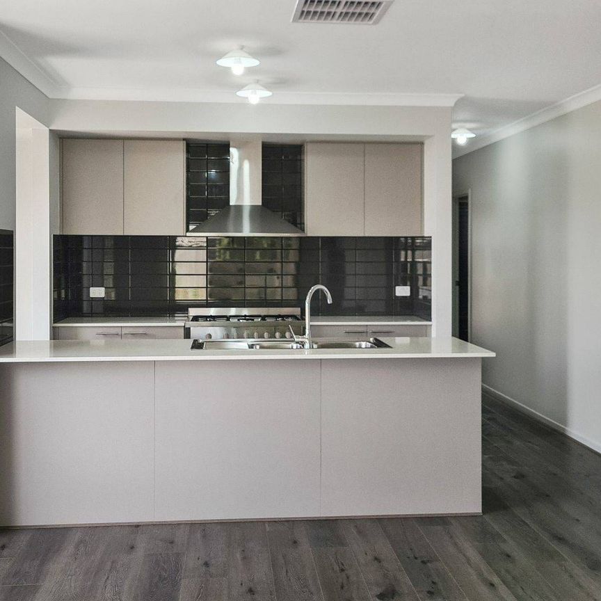 21 Hillsborough Ave, Shepparton - Photo 1