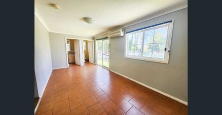 Spacious 2 Bedroom Home in Quiet Street - Photo 2