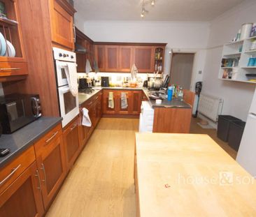 6 bedroom detached house to rent - Photo 3