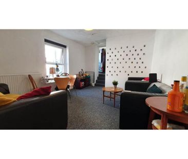 3 bedroom flat to rent - Photo 1