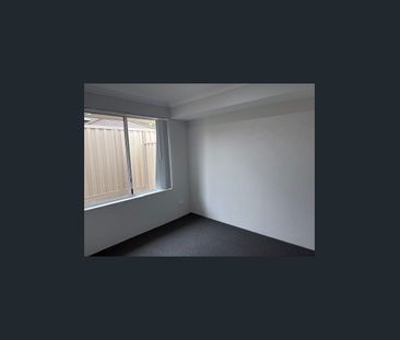 Fresh, Functional & Ready to Move In — Brand-New Build! - Photo 2