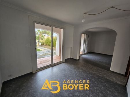 Location Maison 5 pièces 92m² SIX FOURS LES PLAGES 83140 - Photo 4