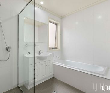 Fantastic 2 Bedroom Townhouse - Photo 5