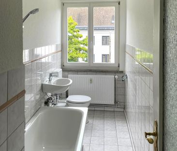 Attraktive 3-Zimmer-Wohnung mit Einbauküche und Loggia in Chemnitz-... - Photo 5