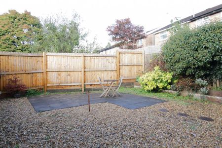 2 bedroom end of terrace house to rent - Photo 5