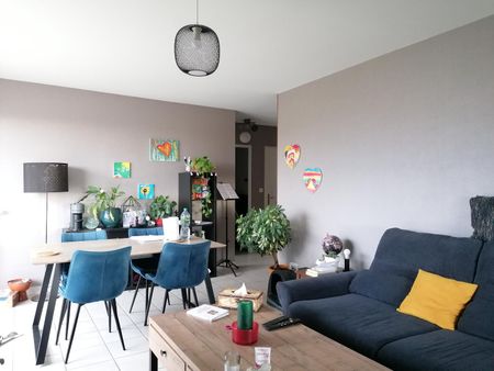 Location Appartement 4 pièces 84m² DIJON 21000 - Photo 2