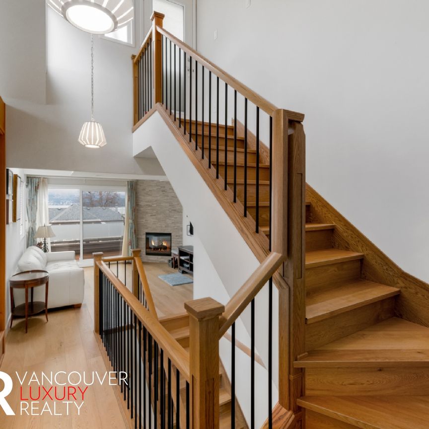 Townhouse in Vancouver West Side, BC - Photo 1