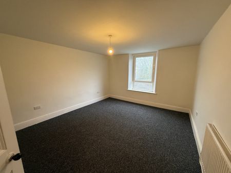 4 bed Terraced - To Let - Photo 2