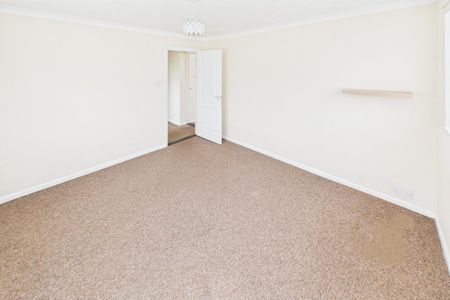 Lakeside Road, Ipswich - Photo 2