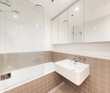 806/8 Glen Street, Milsons Point NSW 2061 - Apartment For Rent | Do... - Photo 4