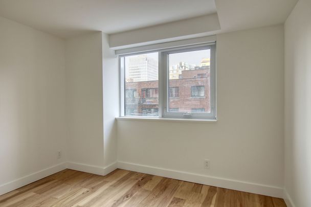 3460 Peel Street - Photo 1