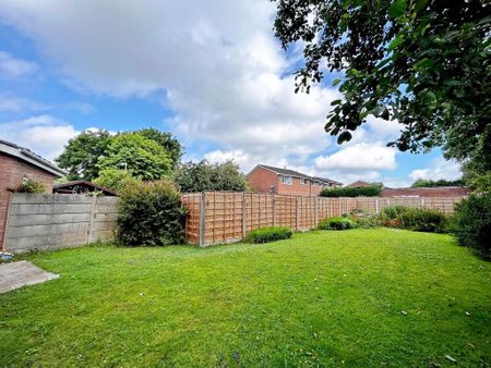 2 bedroom ground floor flat to rent - Photo 2