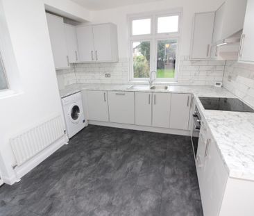 3 bedroom semi-detached house to rent - Photo 5