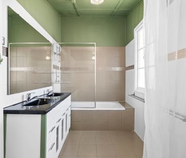 19 Jutland Street, Oxley QLD 4075 - House For Rent | Domain - Photo 3