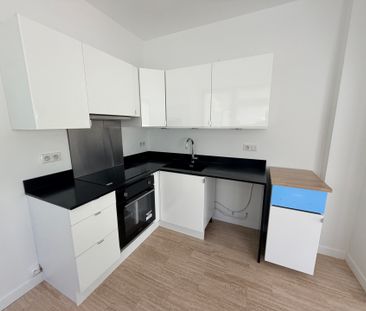 Location Appartement 4 pièces 101m² AIX EN PROVENCE 13100 - Photo 4