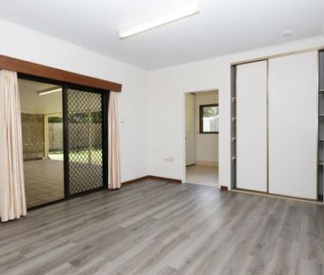 Freshly Updated - Fully Air-Conditioned Family Home in a Quiet Close - Photo 1