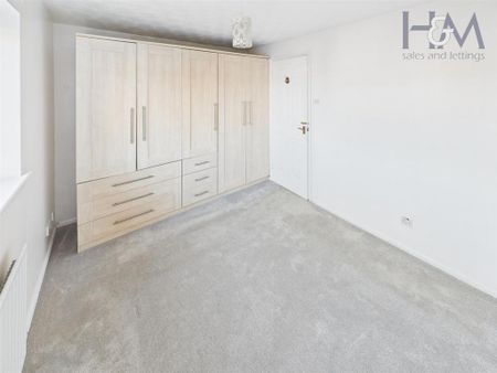 2 bedroom end of terrace house to rent - Photo 3