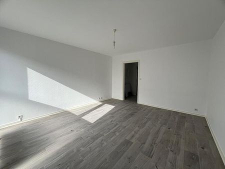 Location Appartement 3 pièces 60m² ST JEAN DE LA RUELLE 45140 - Photo 4