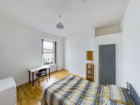 1 bedroom in a house share to rent - Photo 2