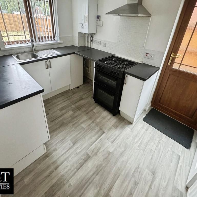 3 bedroom semi-detached house to rent - Photo 1
