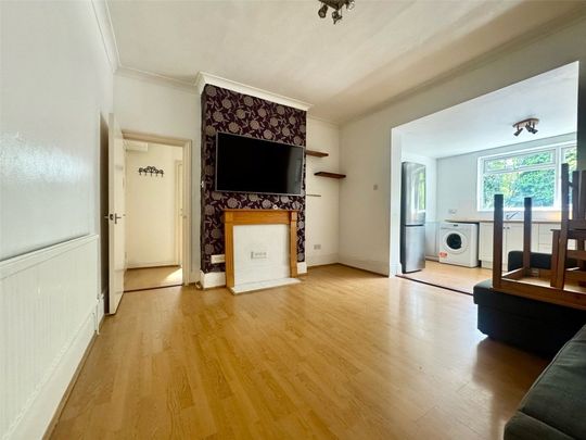 York Road, Woking, Surrey, GU22 7XS - Photo 1