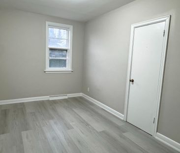 For Lease - 229 Crestwood Road, Vaughan, Ontario - Photo 6