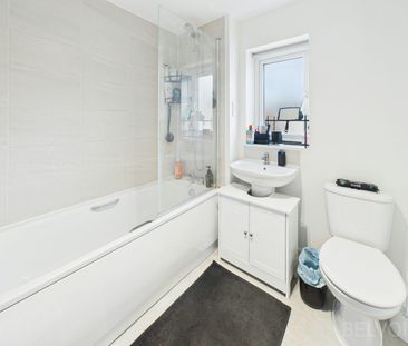 End of terrace house to rent on - Photo 4