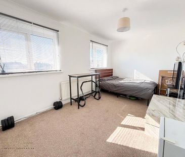 2 bedroom semi-detached house to rent - Photo 5