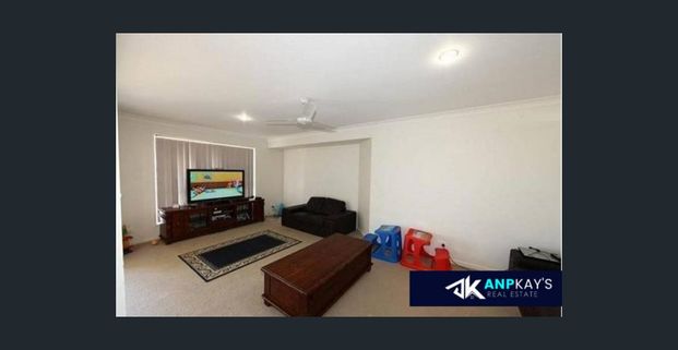 4 BEDROOM BRICK HOME!! - Photo 1