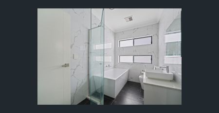 Spacious Family Home in a Desirable Catherine Field Location - Photo 5