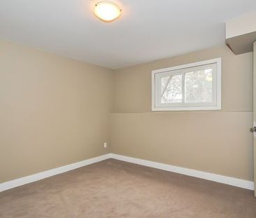 745 Scottsdale Drive • Lower, Guelph - Photo 5